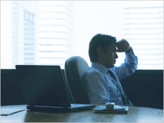 座る時間を減らして充分に運動すれば心不全のリスクは半減する