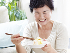 遅めの朝食、早めの夕食が、体脂肪を減らす！？