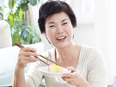 不健康な食生活が、高齢者のフレイル（虚弱）リスクを高める