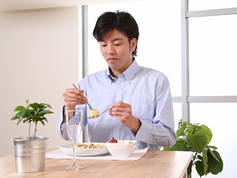 栄養たっぷりの朝食を摂る人は太らない！？