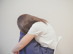 失恋の記憶が、感情的な女性の食欲を刺激する