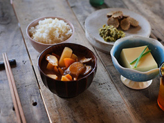 日本人が世界で最も長寿である理由：食と栄養からの考察